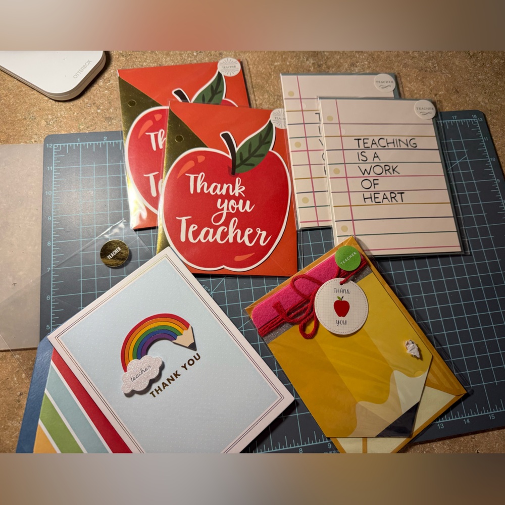 NWT! 🍎 Thank You Teacher Greeting Cards Set w/ 6 embellished cards & envelopes